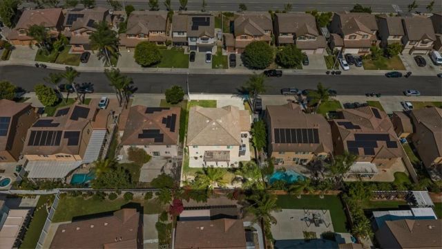 7131 Lemon Grass, Eastvale, CA 92880