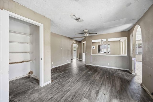5015 Bricker Street, Houston, TX 77033