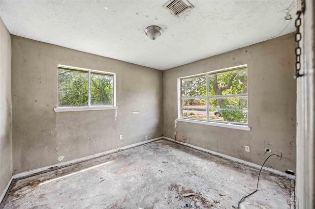5015 Bricker Street, Houston, TX 77033