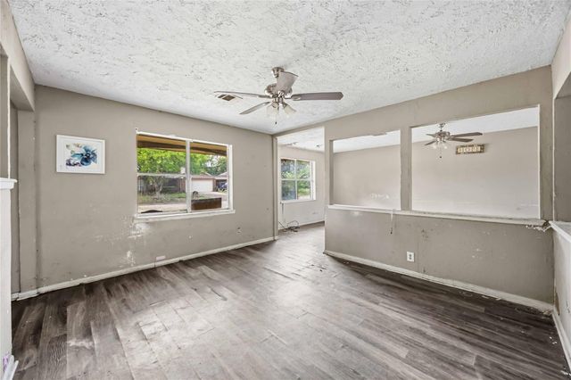 5015 Bricker Street, Houston, TX 77033