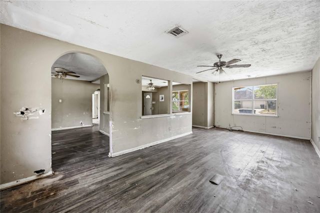 5015 Bricker Street, Houston, TX 77033