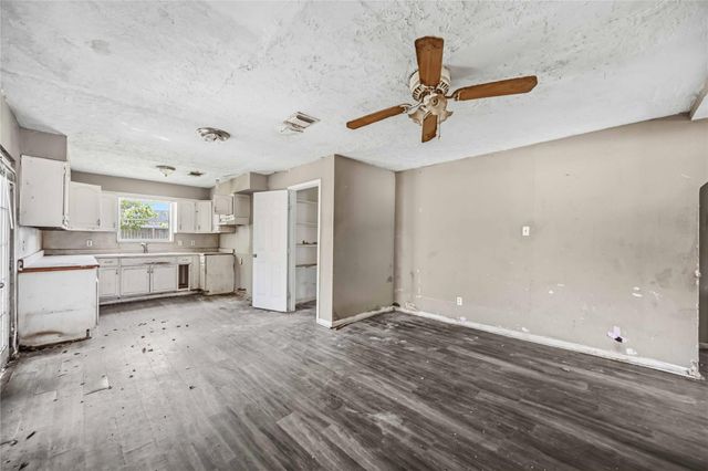 5015 Bricker Street, Houston, TX 77033