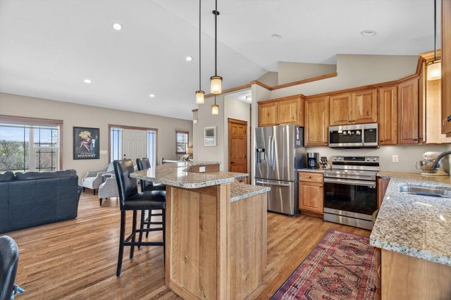 3940 Creek View Lane SW, Rochester, MN 55902