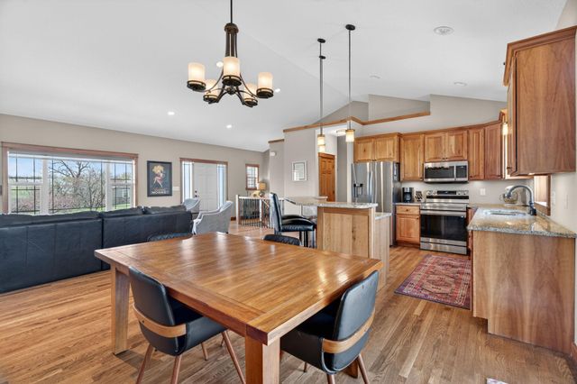 3940 Creek View Lane SW, Rochester, MN 55902