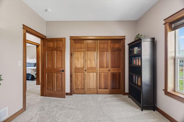 3940 Creek View Lane SW, Rochester, MN 55902