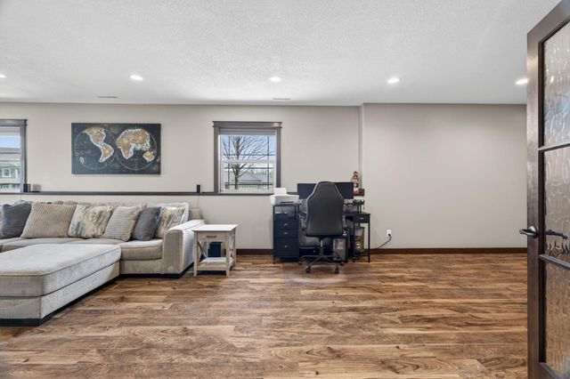 3940 Creek View Lane SW, Rochester, MN 55902