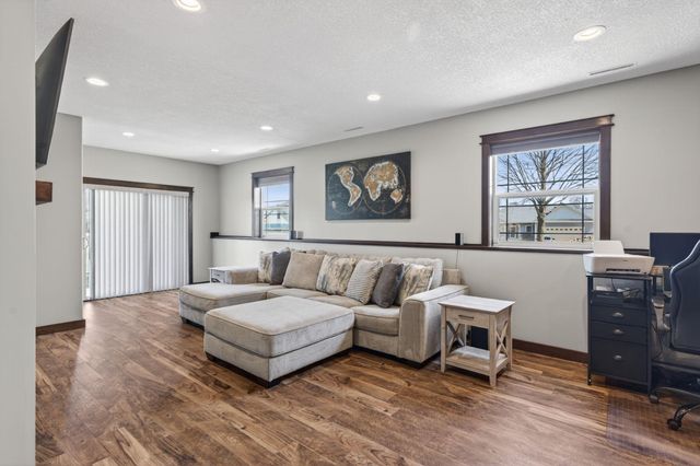 3940 Creek View Lane SW, Rochester, MN 55902