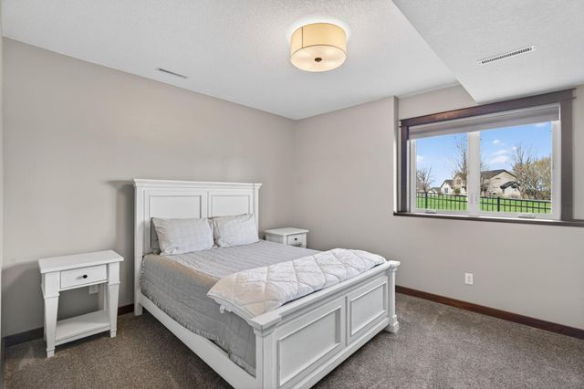 3940 Creek View Lane SW, Rochester, MN 55902