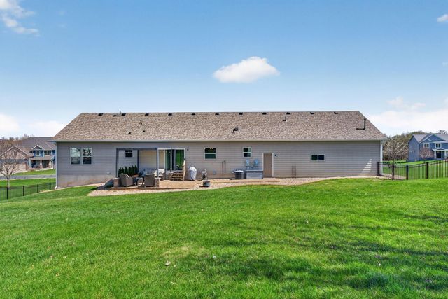 3940 Creek View Lane SW, Rochester, MN 55902