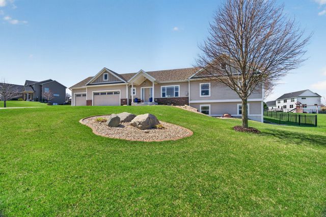 3940 Creek View Lane SW, Rochester, MN 55902