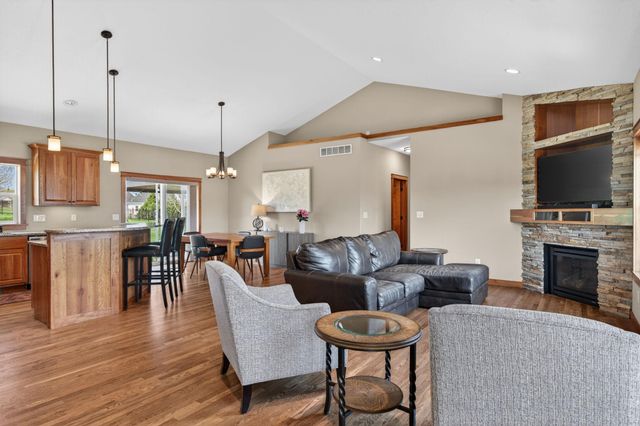 3940 Creek View Lane SW, Rochester, MN 55902