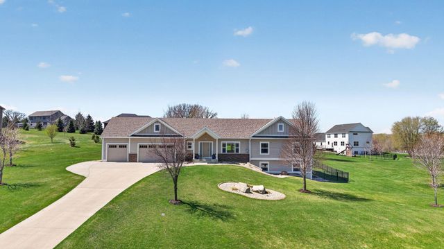 3940 Creek View Lane SW, Rochester, MN 55902
