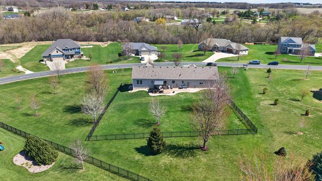 3940 Creek View Lane SW, Rochester, MN 55902