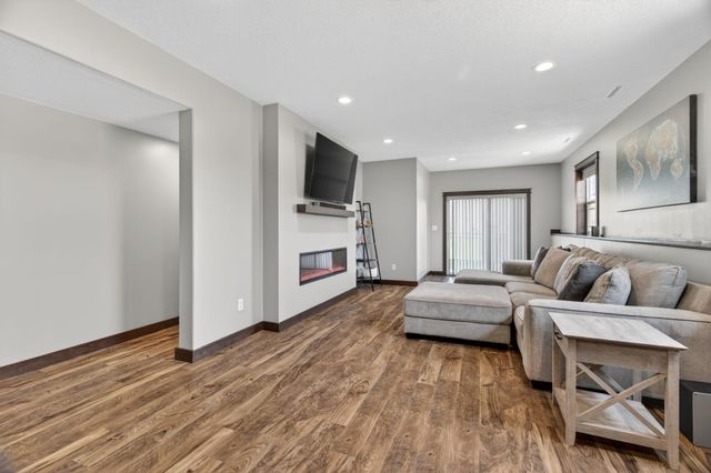 3940 Creek View Lane SW, Rochester, MN 55902