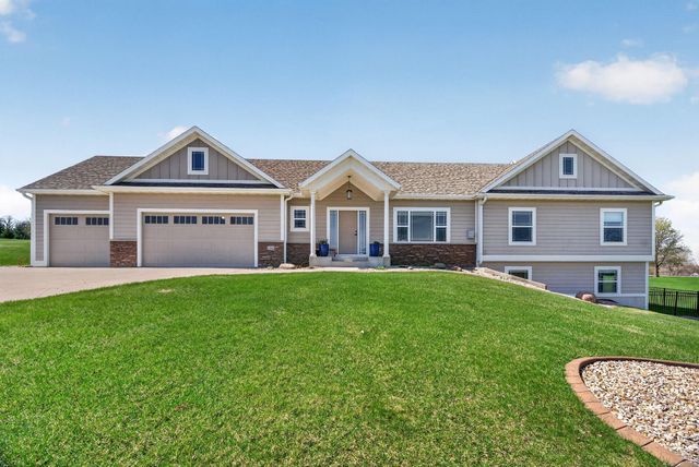 3940 Creek View Lane SW, Rochester, MN 55902
