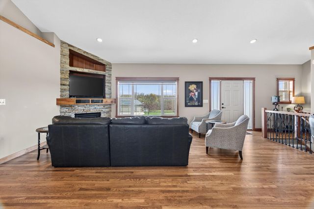 3940 Creek View Lane SW, Rochester, MN 55902