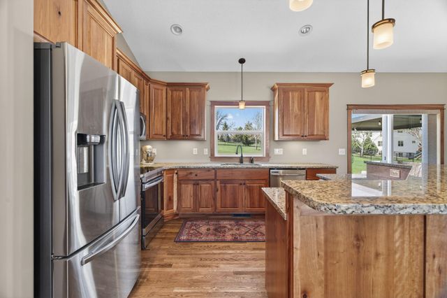 3940 Creek View Lane SW, Rochester, MN 55902