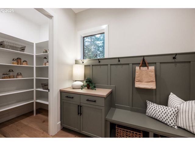 4401 COBB Way, Lake Oswego, OR 97035