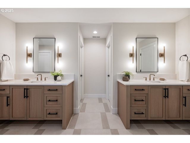 4401 COBB Way, Lake Oswego, OR 97035