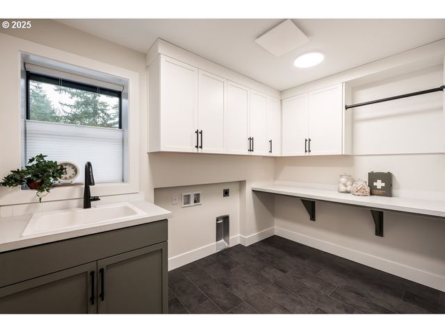 4401 COBB Way, Lake Oswego, OR 97035