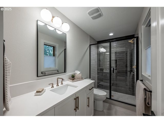 4401 COBB Way, Lake Oswego, OR 97035