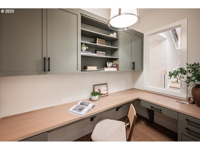 4401 COBB Way, Lake Oswego, OR 97035