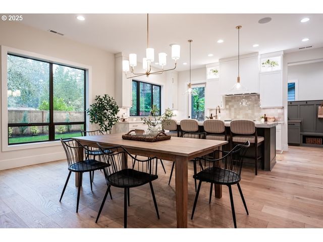 4401 COBB Way, Lake Oswego, OR 97035