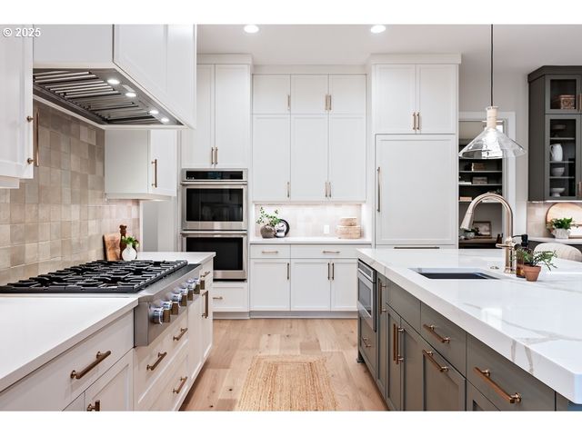 4401 COBB Way, Lake Oswego, OR 97035