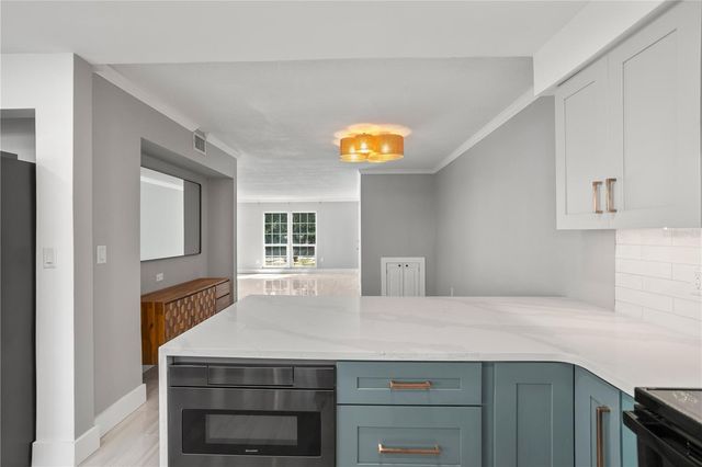 1000 RAFAEL BOULEVARD NE 2, St Petersburg, FL 33704