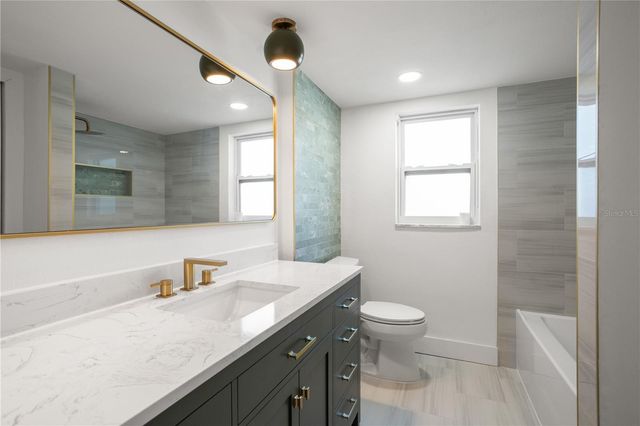 1000 RAFAEL BOULEVARD NE 2, St Petersburg, FL 33704