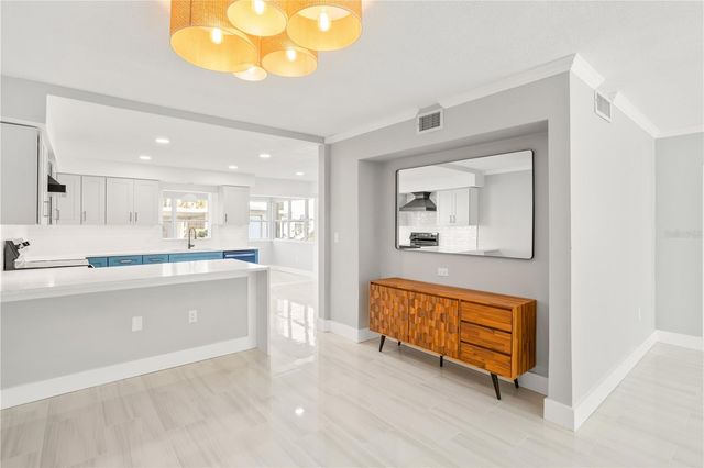 1000 RAFAEL BOULEVARD NE 2, St Petersburg, FL 33704