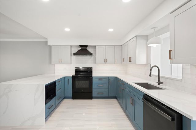 1000 RAFAEL BOULEVARD NE 2, St Petersburg, FL 33704