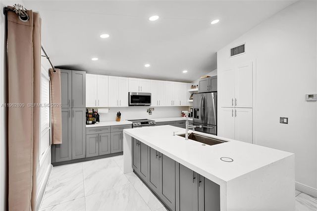 2001 N 22nd Ave, Hollywood, FL 33020