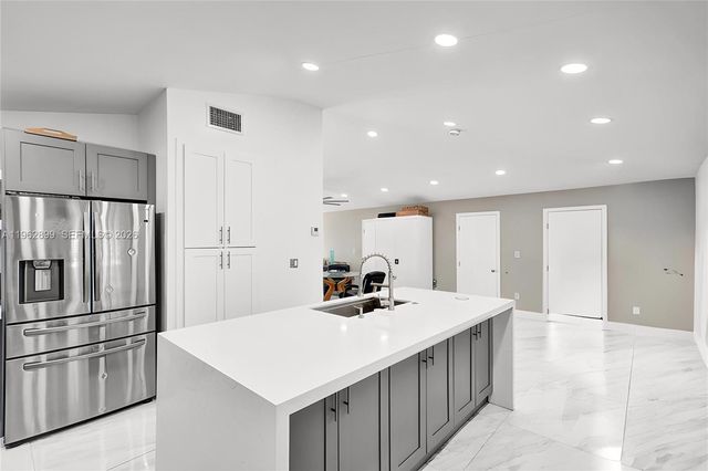 2001 N 22nd Ave, Hollywood, FL 33020