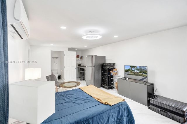 2001 N 22nd Ave, Hollywood, FL 33020