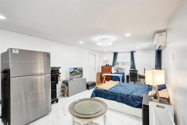 2001 N 22nd Ave, Hollywood, FL 33020