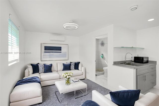 2001 N 22nd Ave, Hollywood, FL 33020