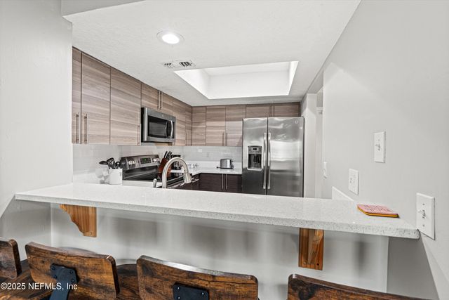 221 6TH Avenue S, E, Jacksonville Beach, FL 32250