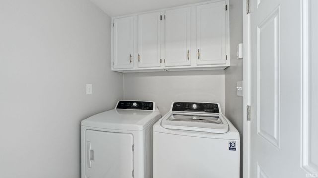 6211 Glenview Drive, Fort Wayne, IN 46815