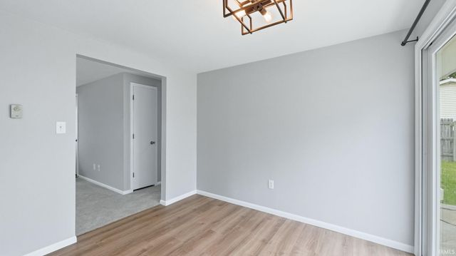 6211 Glenview Drive, Fort Wayne, IN 46815