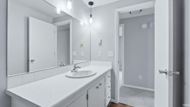 6211 Glenview Drive, Fort Wayne, IN 46815