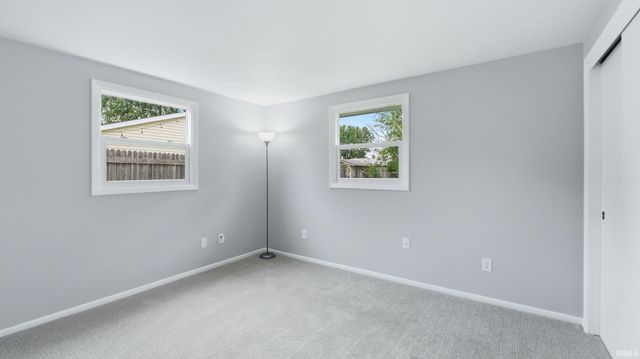6211 Glenview Drive, Fort Wayne, IN 46815