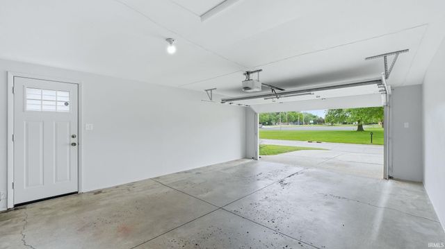 6211 Glenview Drive, Fort Wayne, IN 46815