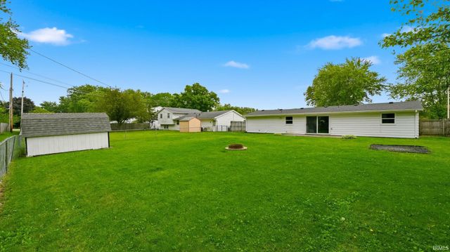 6211 Glenview Drive, Fort Wayne, IN 46815