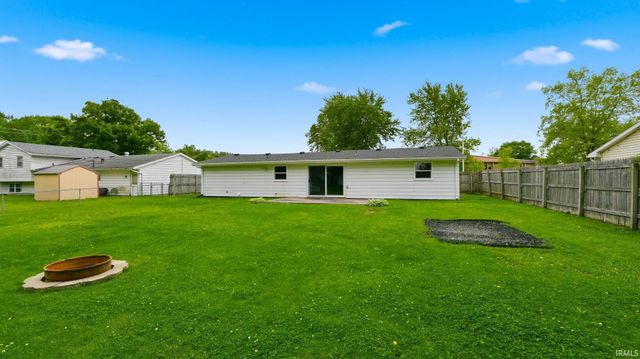 6211 Glenview Drive, Fort Wayne, IN 46815