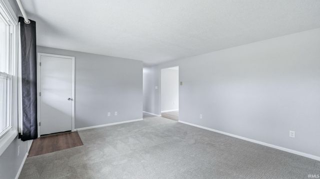 6211 Glenview Drive, Fort Wayne, IN 46815