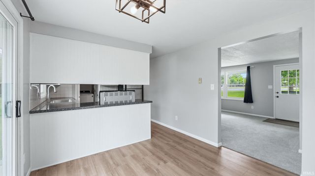 6211 Glenview Drive, Fort Wayne, IN 46815
