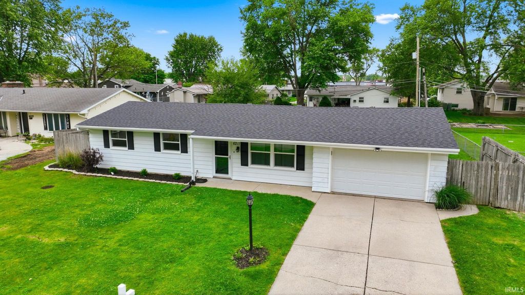6211 Glenview Drive, Fort Wayne, IN 46815