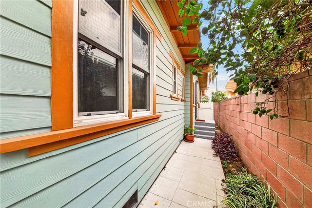 1705 W 52nd, Los Angeles, CA 90062