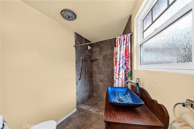 1705 W 52nd, Los Angeles, CA 90062